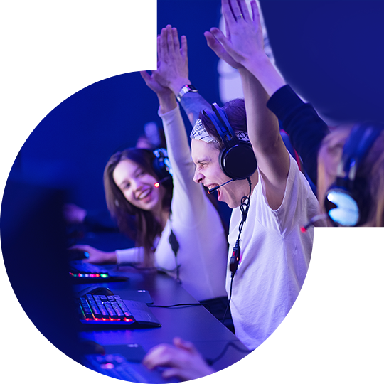 龙八国际独家双向驱动技术<br>让电竞玩家尽情享受极致高速快感